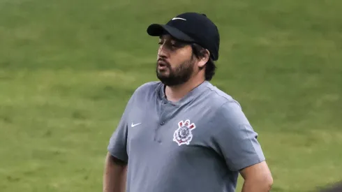 Foto: Marcello Zambrana/AGIF – Arthur Elias tecnico do Corinthians durante partida contra o Botafogo no estadio CT Parque Sao Jorge pelo campeonato Brasileiro A Feminino 2021. 
