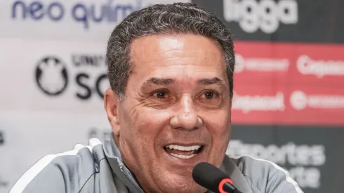 PR – CURITIBA – 24/06/2023 – BRASILEIRO A 2023, ATHLETICO-PR X CORINTHIANS – Vanderlei Luxemburgo tecnico do Corinthians durante entrevista coletiva apos a partida contra o Athletico-PR no estadio Arena da Baixada pelo campeonato BRASILEIRO A 2023. Foto: Robson Mafra/AGIF
