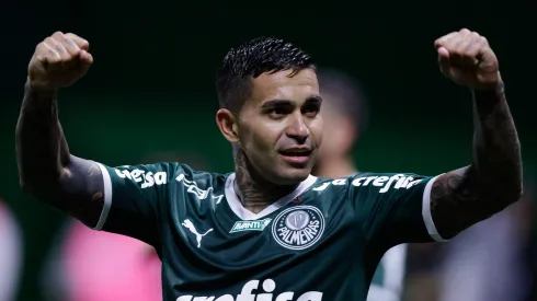 CHEGA DISSO! Torcida perde a paciência e pede ‘invenção’ de Dudu no Palmeiras<br />
 – Foto: Alexandre Schneider/Getty Images)
