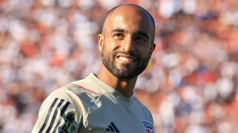 Lucas Moura jogador do Sao Paulo durante aquecimento antes da partida contra o Atletico-MG no estadio Morumbi pelo campeonato Brasileiro A 2023. Foto: Marcello Zambrana/AGIF
