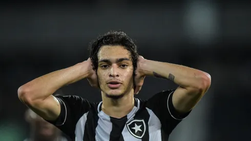 Thiago Ribeiro/AGIF. Matheus Nascimento pode render bolada ao Botafogo
