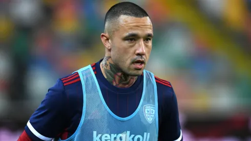 UDINE, ITALY – APRIL 21: Radja Nainggolan of Cagliari Calcio looks on during the Serie A match between Udinese Calcio  and Cagliari Calcio at Dacia Arena on April 21, 2021 in Udine, Italy. (Photo by Alessandro Sabattini/Getty Images)
