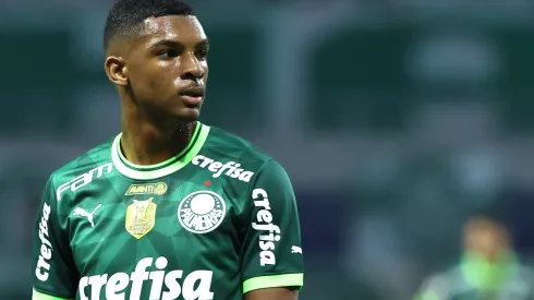 SP - SAO PAULO - 22/07/2023 - BRASILEIRO A 2023, PALMEIRAS X FORTALEZA - Luis Guilherme jogador do Palmeiras durante partida contra o Fortaleza no estadio Arena Allianz Parque pelo campeonato Brasileiro A 2023. Foto: Marcello Zambrana/AGIF