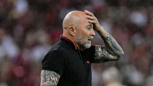 RJ – RIO DE JANEIRO – 13/08/2023 – BRASILEIRO A 2023, FLAMENGO X SAO PAULO – Jorge Sampaoli tecnico do Flamengo durante partida contra o Sao Paulo no estadio Maracana pelo campeonato Brasileiro A 2023. Foto: Thiago Ribeiro/AGIF
