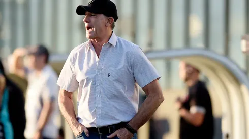 RIO DE JANEIRO, BRAZIL - AUGUST 6: Head coach of Gremio Renato Portaluppi enters the field before the match between Vasco and Gremio as part of Brasileirao Series A 2023 at Sao Januario Stadium on August 6, 2023 in Rio de Janeiro, Brazil. (Photo by Alexandre Loureiro/Getty Images)