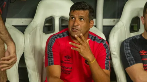 Foto: Lucas Emanuel/AGIF – Wesley Carvalho: treinador vai mexer no time do Athletico
