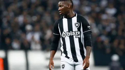 SAO PAULO, BRAZIL – JULY 30: Patrick de Paula of Botafogo looks on during the match between Corinthians and Botafogo as part of Brasileirao Series A 2022 at Neo Quimica Arena on July 30, 2022 in Sao Paulo, Brazil. (Photo by Ricardo Moreira/Getty Images)
