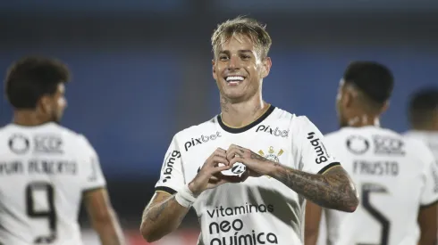 Saída de Róger Guedes tem EXCELENTE MELHORA no Corinthians em caráter oficial<br />
- Foto: Ernesto Ryan/Getty Images)