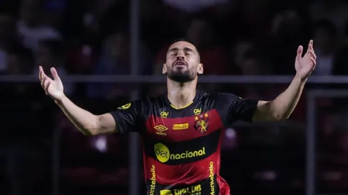  Foto: Ettore Chiereguini/AGIF – Alisson Cassiano jogador do Sport comemora seu gol durante partida contra o Sao Paulo no estadio Morumbi pelo campeonato Copa do Brasil 2023.
