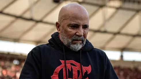 Foto: Thiago Ribeiro/AGIF – Sampaoli está na corda bamba no Flamengo.
