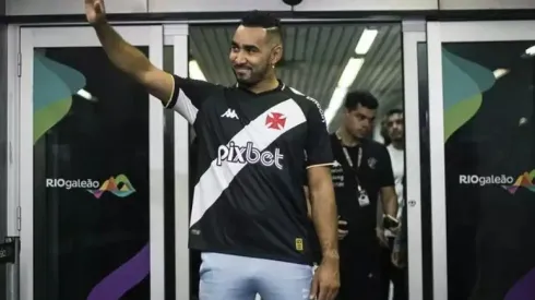 Torcedores do Vasco zoam jogador do Flamengo em chegada de Payet – Foto: Divulgação/Instagram/Vasco da Gama
