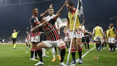 PROVOCOU MESMO! Luciano enlouquece torcida tricolor com provocação para o rival – Foto: Miguel Schincariol/Getty Images