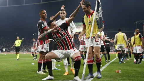 PROVOCOU MESMO! Luciano enlouquece torcida tricolor com provocação para o rival – Foto: Miguel Schincariol/Getty Images
