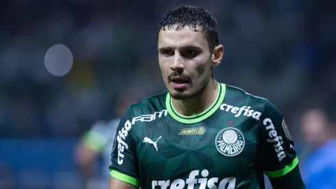 SP – SAO PAULO – 29/06/2023 – LIBERTADORES 2023, PALMEIRAS X BOLIVAR – Raphael Veiga jogador do Palmeiras durante partida contra o Bolivar no estadio Arena Allianz Parque pelo campeonato Libertadores 2023. Foto: Marcello Zambrana/AGIF
