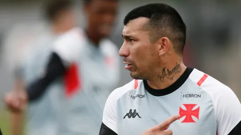 Foto: Daniel RAMALHO/VASCO – Gary Medel foi bastante elogiado por Emiliano Díaz, filho e auxiliar de Ramón no Vasco
