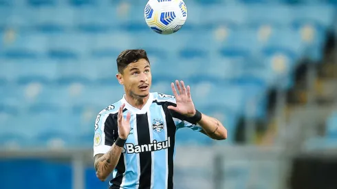 RS – Porto Alegre – 09/11/2021 – BRASILEIRO A 2021, GREMIO X FLUMINENSE – Diogo Barbosa jogador do Gremio durante partida contra o Fluminense no estadio Arena do Gremio pelo campeonato Brasileiro A 2021. Foto: Pedro H. Tesch/AGIF
