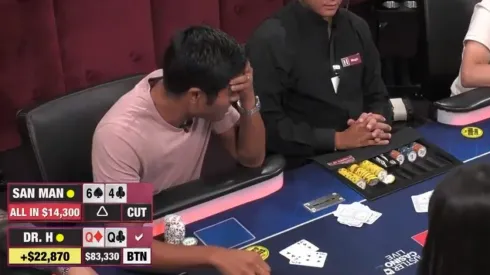 O jogador de poker "San Man" viu as próprias cartas errado (Foto: Reprodução Twitter @HCLPokerShow)
