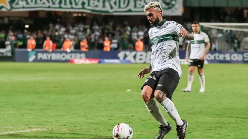 PR – Curitiba – 15/02/2023 – PARANAENSE 2023, CORITIBA X LONDRINA – Liziero jogador do Coritiba durante partida contra o Londrina no estadio Couto Pereira pelo campeonato Paranaense 2023. Foto: Robson Mafra/AGIF
