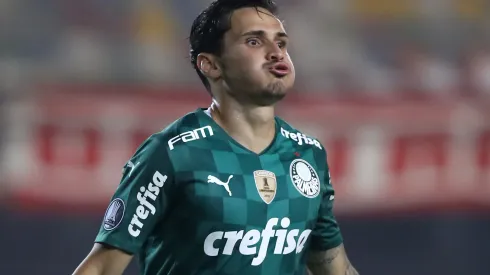 LIMA, PERU – APRIL 21: Raphael Veiga of Palmeiras celebrates after scoring the second goal of his team during a match between Universitario and Palmeiras as part of Group A of Copa CONMEBOL Libertadores 2021 at Estadio Monumental on April 21, 2021 in Lima, Peru. (Photo by Raul Sifuentes/Getty Images)
