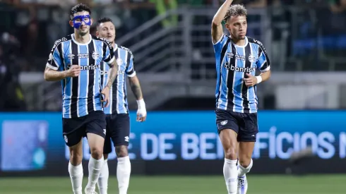 R$ 63 MILHÕES! Grêmio encerra novela por Bitello e define onde meia vai jogar<br />
- Foto: Alexandre Schneider/Getty Images)