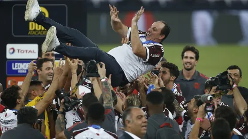 GANHA FORÇA! Ceni aceita voltar ao Flamengo e 1 obstáculo ainda separa – Foto: Wagner Meier/Getty Images
