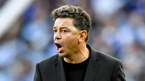 AVELLANEDA, ARGENTINA – OCTOBER 23:  Marcelo Gallardo coach of River Plate gives instructions to his players during a match between Racing Club and River Plate as part of Liga Profesional 2022 at Presidente Peron Stadium on October 23, 2022 in Avellaneda, Argentina. (Photo by Marcelo Endelli/Getty Images)
