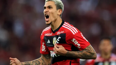 RIO DE JANEIRO, BRAZIL - JULY 05: Pedro of Flamengo celebrates after scoring the first goal of his team during a Copa Do Brasil 2023 Quarter Final match between Flamengo and Athletico Paranaense at Maracana Stadium on July 05, 2023 in Rio de Janeiro, Brazil. (Photo by Buda Mendes/Getty Images)