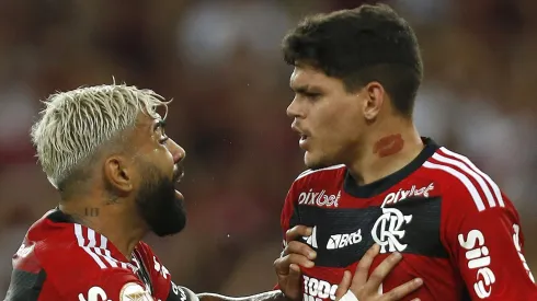 RIO DE JANEIRO, BRAZIL – MAY 27: Ayrton Lucas (R) of Flamengo celebrates with teammate Gabriel Barbosa after scoring the team´s first goal during a match between Flamengo and Cruzeiro as part of Brasileirao 2023 at Maracana Stadium on May 27, 2023 in Rio de Janeiro, Brazil. (Photo by Wagner Meier/Getty Images)

