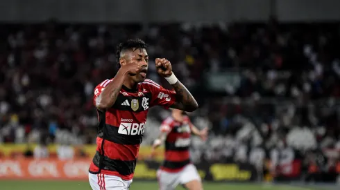 Foto: Thiago Ribeiro/AGIF- Lateral do Botafogo reclamou de comemoração de Bruno Henrique