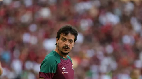 Foto: Thiago Ribeiro/AGIF- Fernando Diniz ficou na bronca pelas condições apresentadas do gramado