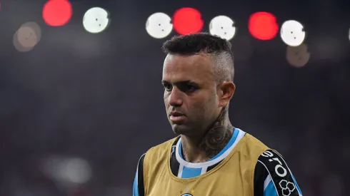 RJ – RIO DE JANEIRO – 16/08/2023 – COPA DO BRASIL 2023, FLAMENGO X GREMIO – Luan jogador do Gremio durante partida contra o Flamengo no estadio Maracana pelo campeonato Copa do Brasil 2023. Foto: Thiago Ribeiro/AGIF
