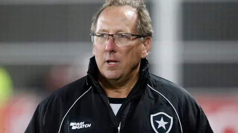 John Textor deve acertar a compra em definitivo do 1º jogador para 2024 no Botafogo

