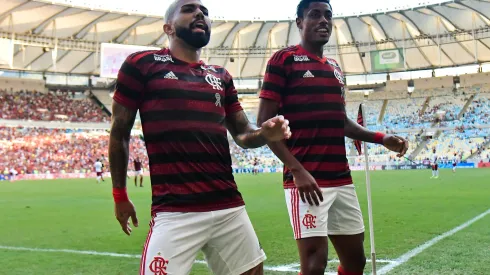 RJ – Rio de Janeiro – 24/03/2019 – Carioca 2019, Flamengo x Fluminense -Gabigol jogador do Flamengo comemora seu gol com o jogador Bruno Henrique durante partida contra o Fluminense no estadio Maracana pelo campeonato Carioca 2019. Foto: Thiago Ribeiro/AGIF
