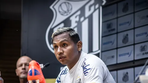 Reprodução/Santos Twitter. Morelos fala sobre situação do Santos no Brasileirão em apresentação