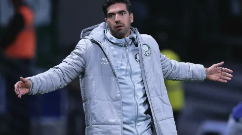 SP – SAO PAULO – 30/08/2023 – LIBERTADORES 2023, PALMEIRAS X DEPORTIVO PEREIRA – Abel Ferreira tecnico do Palmeiras durante partida contra o Deportivo Pereira no estadio Arena Allianz Parque pelo campeonato Libertadores 2023. Foto: Ettore Chiereguini/AGIF
