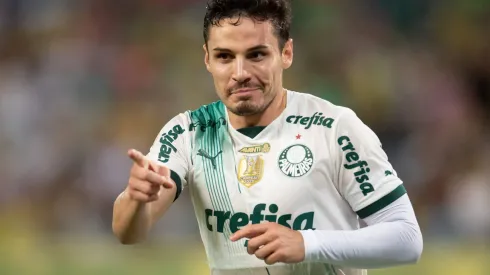 MT – CUIABA – 19/08/2023 – BRASILEIRO A 2023, CUIABA X PALMEIRAS – Raphael Veiga jogador do Palmeiras comemora seu gol durante partida contra o Cuiaba no estadio Arena Pantanal pelo campeonato Brasileiro A 2023. Foto: Gil Gomes/AGIF
