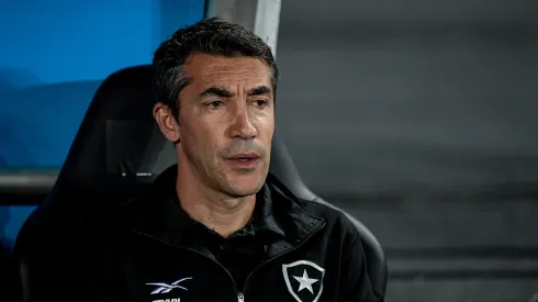Thiago Ribeiro/AGIF – Treinador está no meio das críticas da torcida
