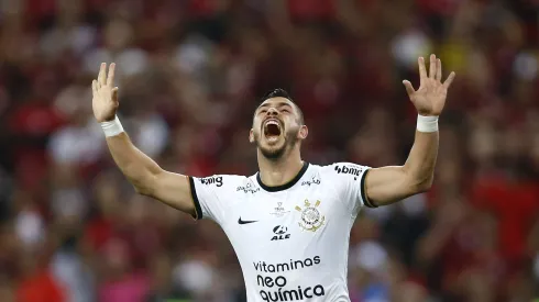 FEZ GOL E… Renovação de Giuliano volta a pauta do Corinthians com definição<br />
- Foto: Wagner Meier/Getty Images