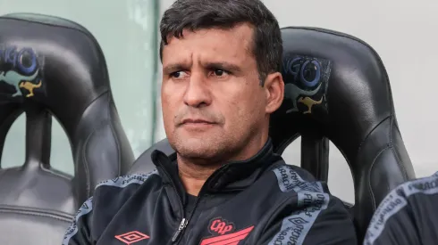 Foto: Robson Mafra/AGIF – Wesley Carvalho: técnico tem novidades no Furacão
