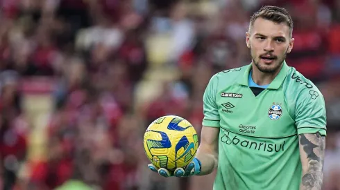 Foto: Thiago Ribeiro/AGIF – Goleiro do Grêmio falou do Palmeiras.
