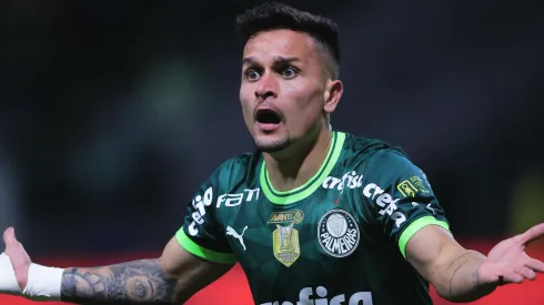 SP - SAO PAULO - 15/09/2023 - BRASILEIRO A 2023, PALMEIRAS X GOIAS - Artur jogador do Palmeiras reclama com a arbitragem durante partida contra o Goias no estadio Arena Allianz Parque pelo campeonato Brasileiro A 2023. Foto: Ettore Chiereguini/AGIF