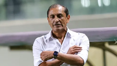 Foto: Gilson Lobo/AGIF – Ramon Diaz tecnico do Vasco durante partida contra o America-MG no estadio Independencia pelo campeonato Brasileiro A 2023.  
