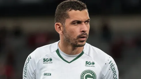 PR – CURITIBA – 15/04/2023 – BRASILEIRO A 2023, ATHLETICO-PR X GOIAS – Bruno Melo jogador do Goias durante partida contra o Athletico-PR no estadio Arena da Baixada pelo campeonato BRASILEIRO A 2023. Foto: Robson Mafra/AGIF
