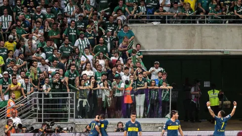 Torcedores do Boca Juniors exibem mensagem racista destinada ao Palmeiras na Bombonera. Foto: Ale Cabral/AGIF
