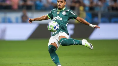 É MELHOR? Menino que se cuide: Camisa 35 encanta torcedores do Palmeiras - Foto: Pedro H. Tesch/Getty Images