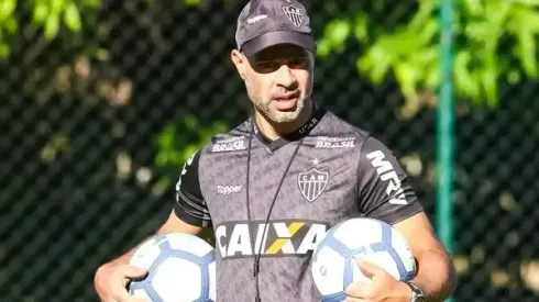 Foto: Bruno Cantini-Atlético – Preparador do Atlético-MG durante treino
