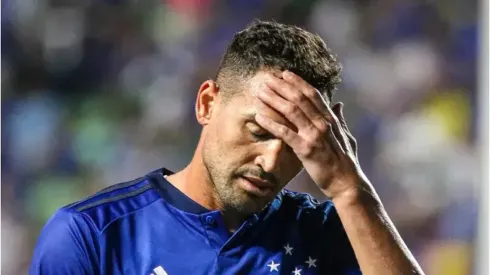 © Fernando Moreno/AGIFFoto: Fernando Moreno/AGIF – Gilberto em jogo pelo Cruzeiro
