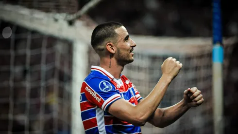 CE – FORTALEZA – 04/05/2023 – COPA SUL-AMERICANA 2023, FORTALEZA X ESTUDIANTES DE MERIDA – Thiago Galhardo jogador do Fortaleza comemora seu gol durante partida contra o Estudiantes de Merida no estadio Arena Castelao pelo campeonato Copa Sul-Americana 2023. Foto: Kely Pereira/AGIF
