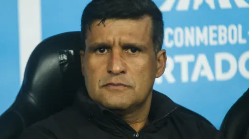 PR – CURITIBA – 08/08/2023 – LIBERTADORES 2023, ATHLETICO-PR X BOLIVAR – Wesley carvalho tecnico do Athletico-PR durante partida contra o Bolivar no estadio Arena da Baixada pelo campeonato Libertadores 2023. Foto: Gabriel Machado/AGIF
