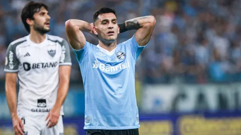 RS – PORTO ALEGRE – 22/07/2023 – BRASILEIRO A 2023, GREMIO X ATLETICO-MG – Franco Cristaldo jogador do Gremio lamenta chance perdida durante partida contra o Atletico-MG no estadio Arena do Gremio pelo campeonato Brasileiro A 2023. Foto: Maxi Franzoi/AGIF